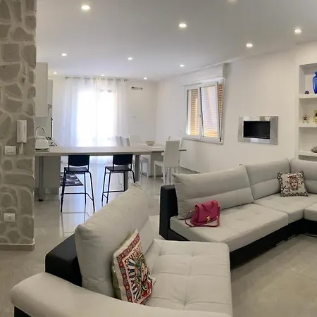 Melitta * Джардіні-Наксос